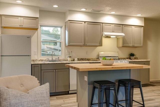 4000 Ivy Lawn Court NW, Albuquerque, NM 87107