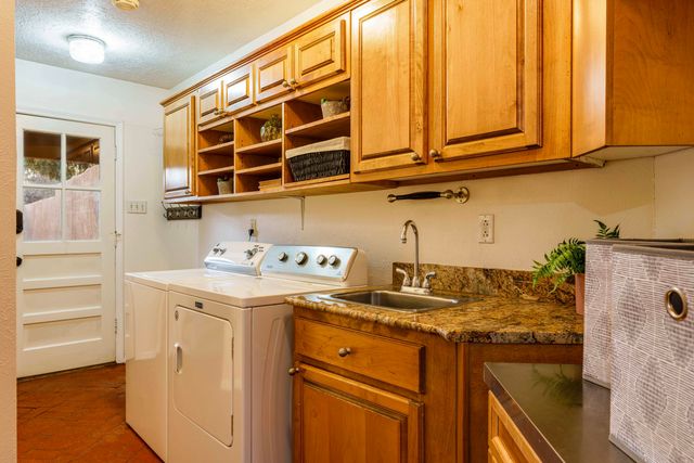 4000 Ivy Lawn Court NW, Albuquerque, NM 87107