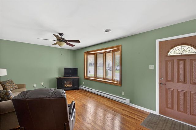 321 East Montgomery Street, Salisbury Twp, PA 18103
