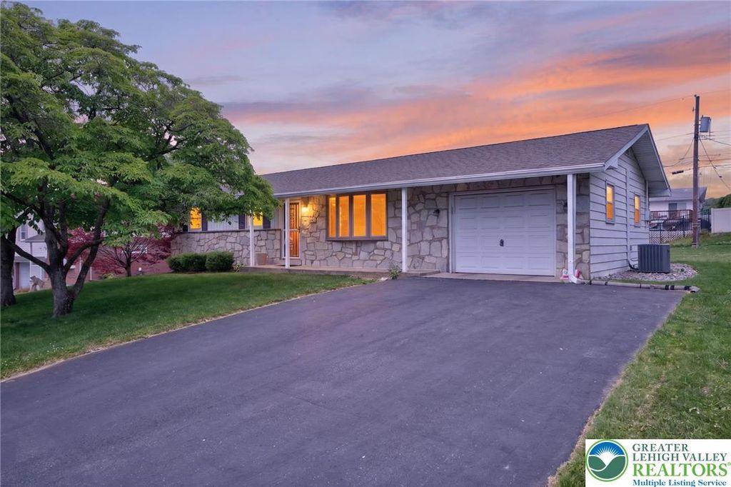 321 East Montgomery Street, Salisbury Twp, PA 18103