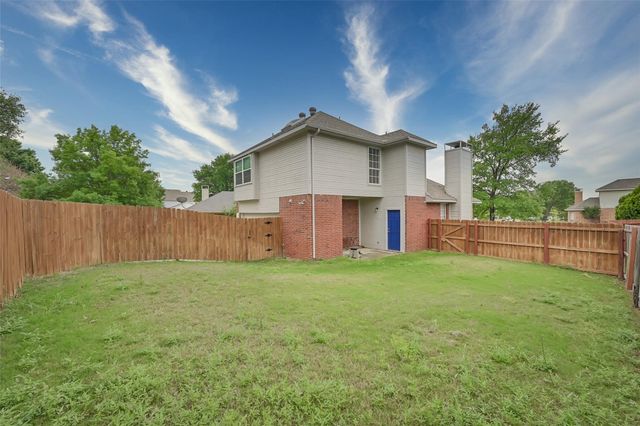 923 Kathryn Drive, Lewisville, TX 75067