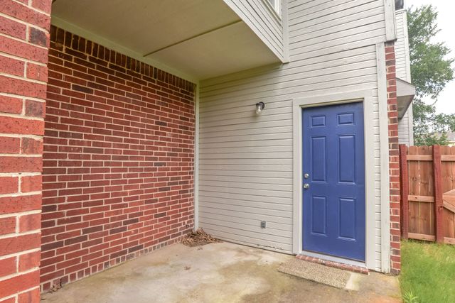 923 Kathryn Drive, Lewisville, TX 75067