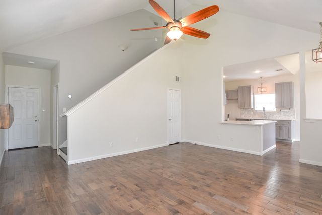 923 Kathryn Drive, Lewisville, TX 75067