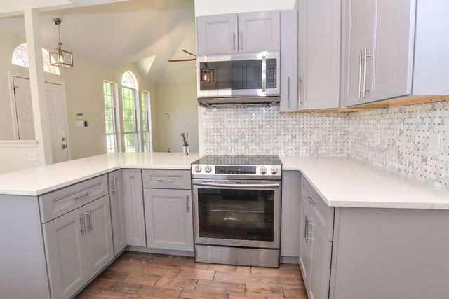 923 Kathryn Drive, Lewisville, TX 75067