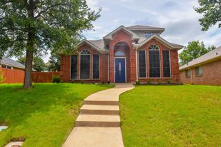 923 Kathryn Drive, Lewisville, TX 75067