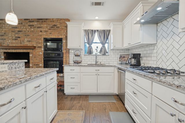 2617 Still Meadow Road, Irving, TX 75060