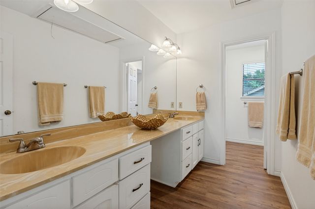2617 Still Meadow Road, Irving, TX 75060