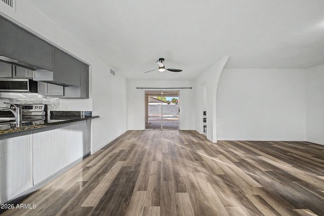 7809 W MONTEREY Way, Phoenix, AZ 85033
