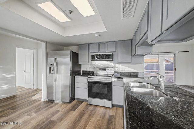 7809 W MONTEREY Way, Phoenix, AZ 85033