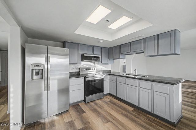 7809 W MONTEREY Way, Phoenix, AZ 85033