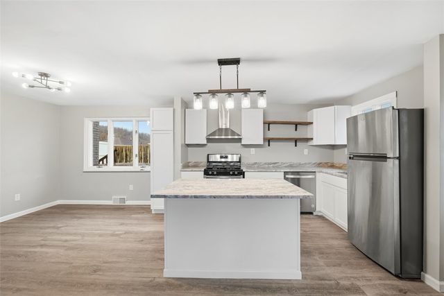 105 Columbia Dr, Canonsburg, PA 15317