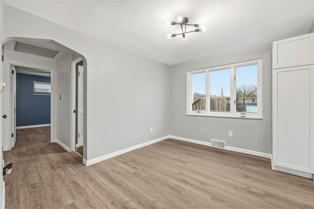 105 Columbia Dr, Canonsburg, PA 15317