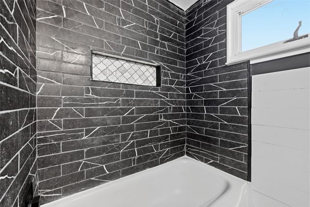 105 Columbia Dr, Canonsburg, PA 15317