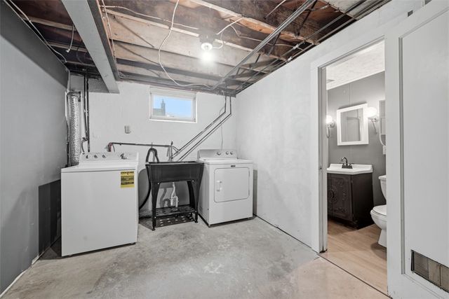 105 Columbia Dr, Canonsburg, PA 15317