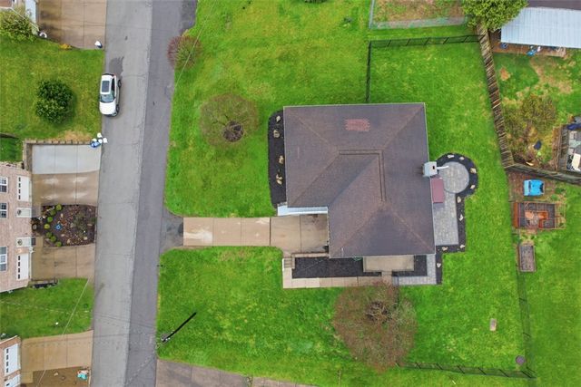 105 Columbia Dr, Canonsburg, PA 15317