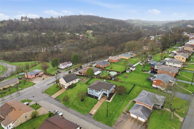 105 Columbia Dr, Canonsburg, PA 15317