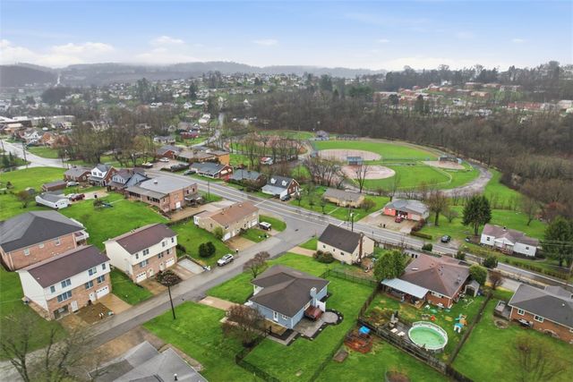 105 Columbia Dr, Canonsburg, PA 15317