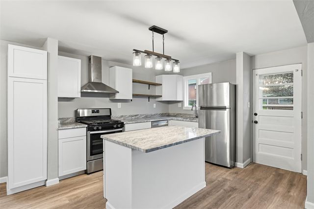 105 Columbia Dr, Canonsburg, PA 15317