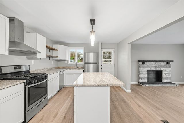 105 Columbia Dr, Canonsburg, PA 15317