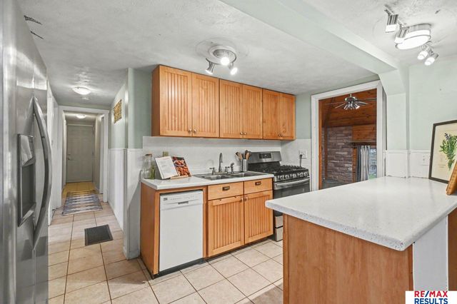 57 Carter Lake Club, Council Bluffs, IA 51501