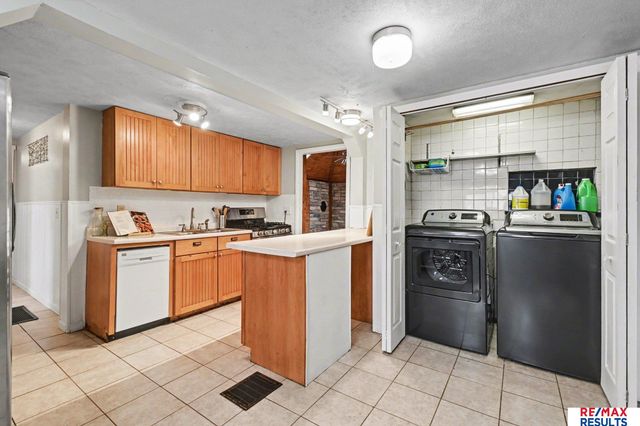 57 Carter Lake Club, Council Bluffs, IA 51501