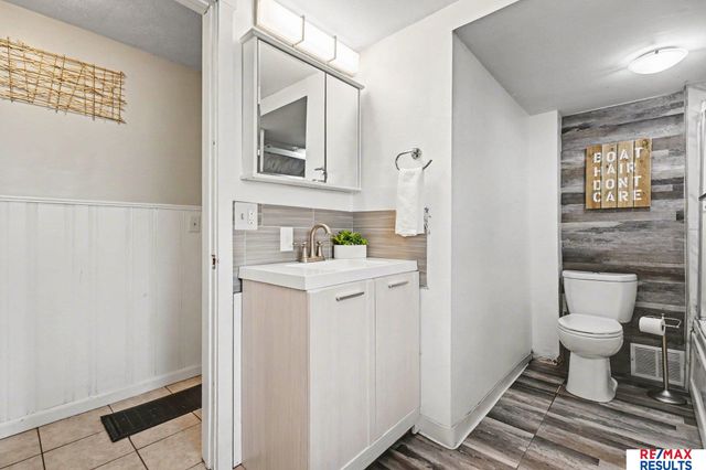 57 Carter Lake Club, Council Bluffs, IA 51501