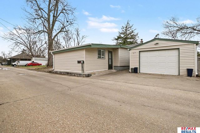 57 Carter Lake Club, Council Bluffs, IA 51501