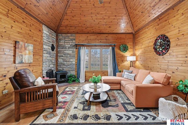 57 Carter Lake Club, Council Bluffs, IA 51501