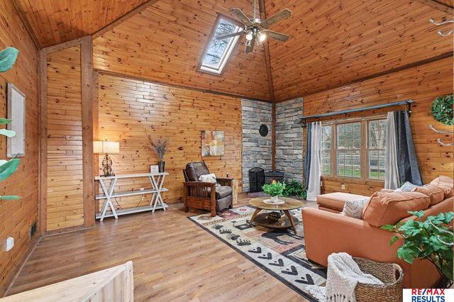 57 Carter Lake Club, Council Bluffs, IA 51501