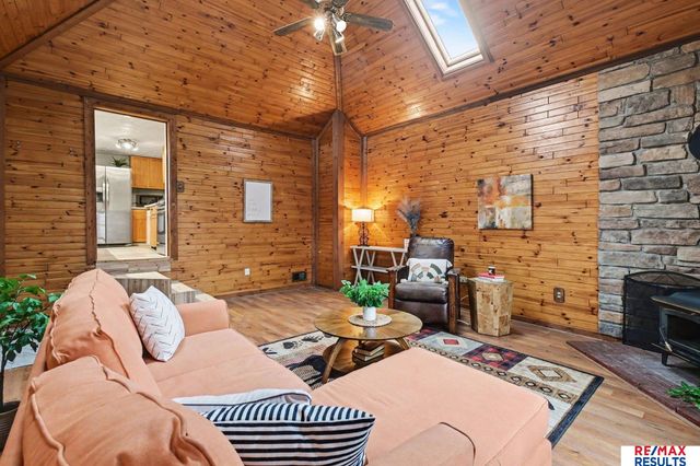 57 Carter Lake Club, Council Bluffs, IA 51501