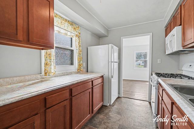 805 Sunnock Avenue, Kalamazoo City, MI 49001