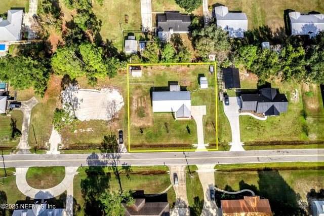 112 W CAMELOT Drive, Palatka, FL 32177