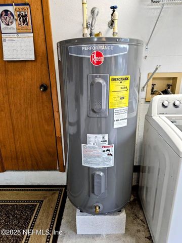 112 W CAMELOT Drive, Palatka, FL 32177