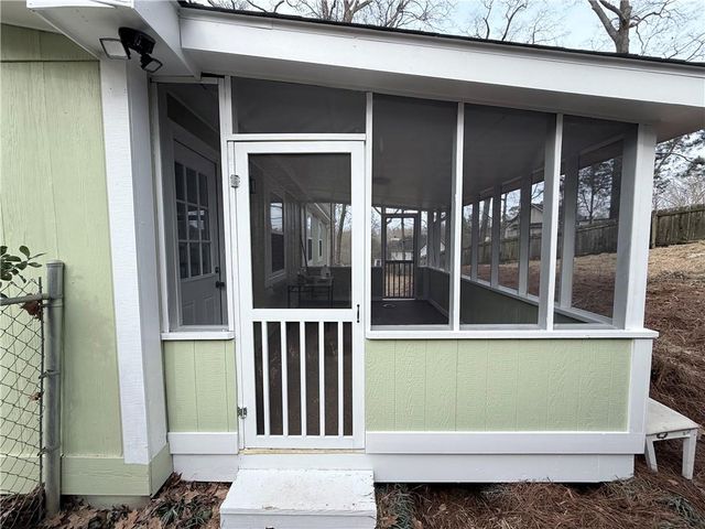 1223 Kathy NE Court, Conyers, GA 30012