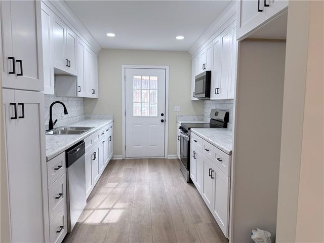 1223 Kathy NE Court, Conyers, GA 30012