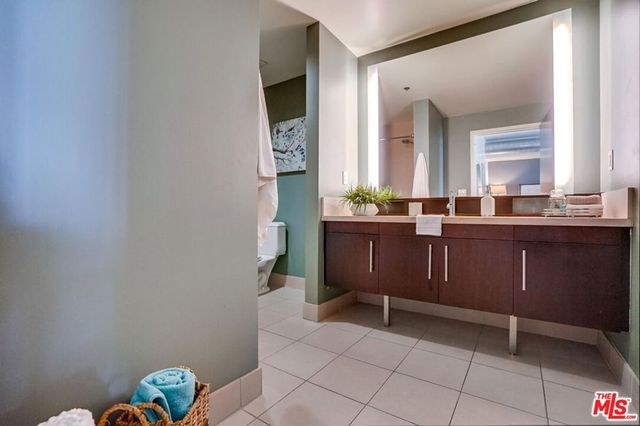 1100 S Hope Street 810, Los Angeles, CA 90015