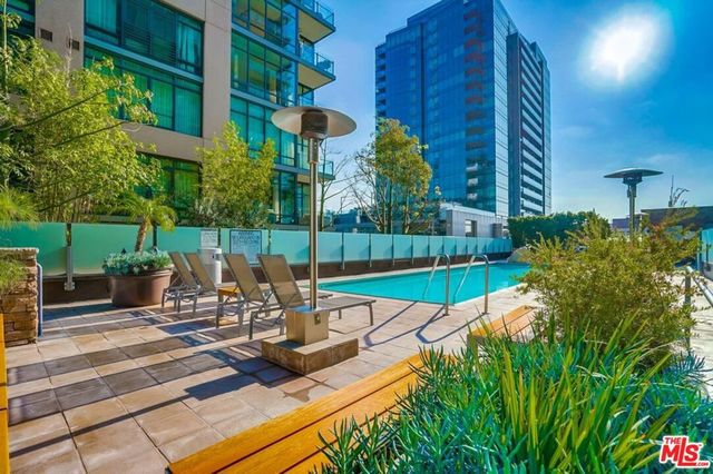 1100 S Hope Street 810, Los Angeles, CA 90015