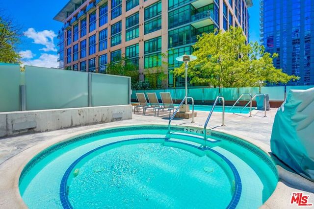 1100 S Hope Street 810, Los Angeles, CA 90015