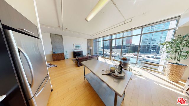 1100 S Hope Street 810, Los Angeles, CA 90015