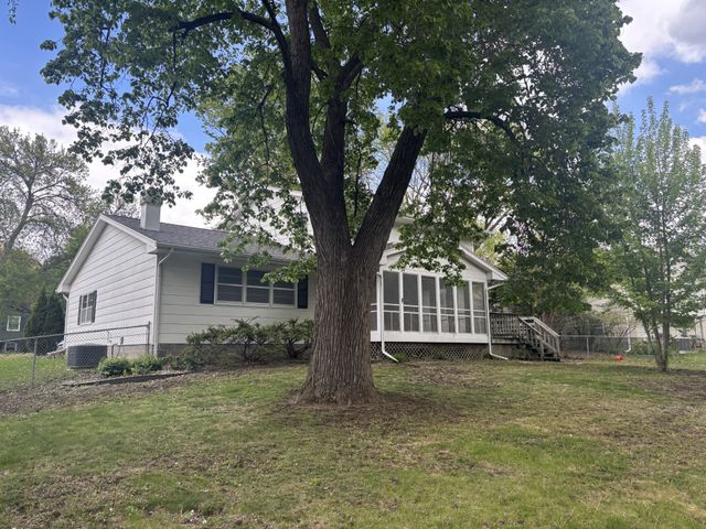 3924 Aspen Drive, West Des Moines, IA 50265