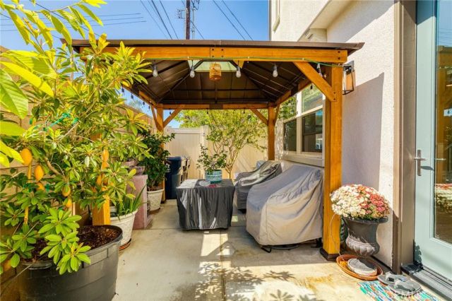 17540 Cameron Lane 102, Huntington Beach, CA 92647