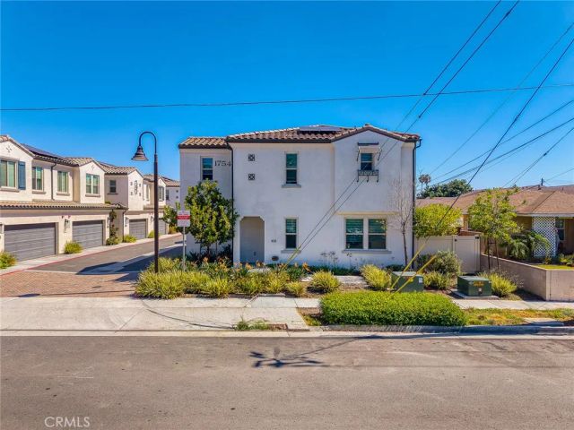 17540 Cameron Lane 102, Huntington Beach, CA 92647