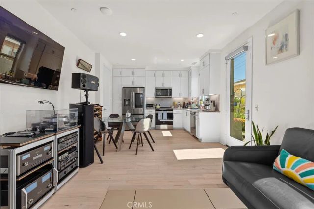17540 Cameron Lane 102, Huntington Beach, CA 92647
