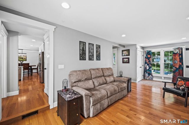 18 Wapping Wood Road, Ellington, CT 06029