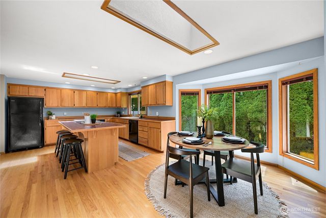 208 Hawthorn Road, Bellingham, WA 98225