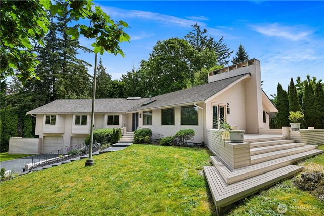 208 Hawthorn Road, Bellingham, WA 98225