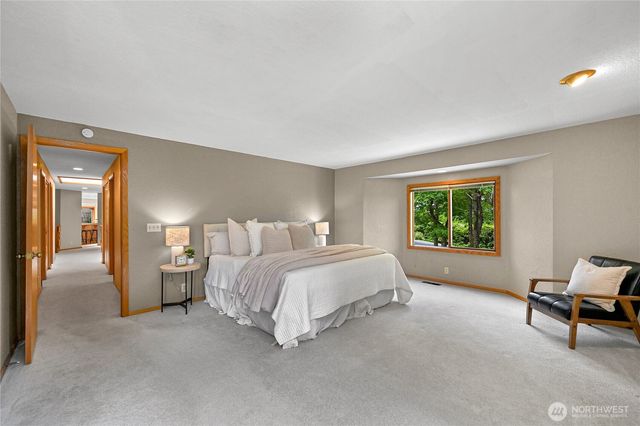 208 Hawthorn Road, Bellingham, WA 98225