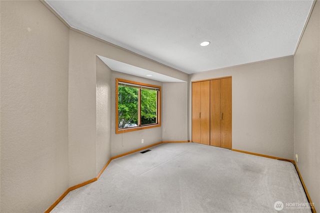 208 Hawthorn Road, Bellingham, WA 98225