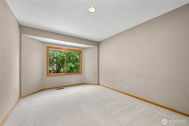 208 Hawthorn Road, Bellingham, WA 98225