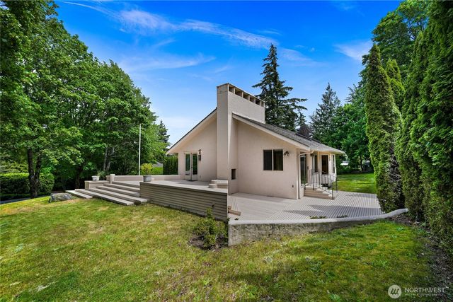 208 Hawthorn Road, Bellingham, WA 98225